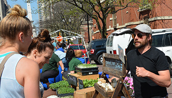 City Market-Indy_Barnhouse Farms_Owner with Customers