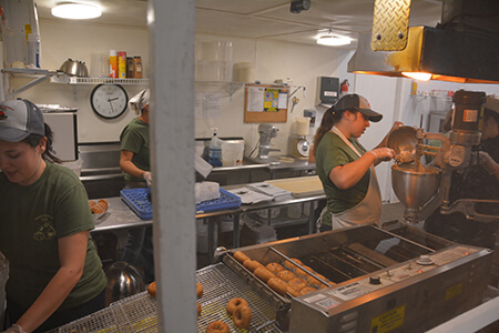 Doughnut making_Jacobs' Family Orchard-DSC_9679